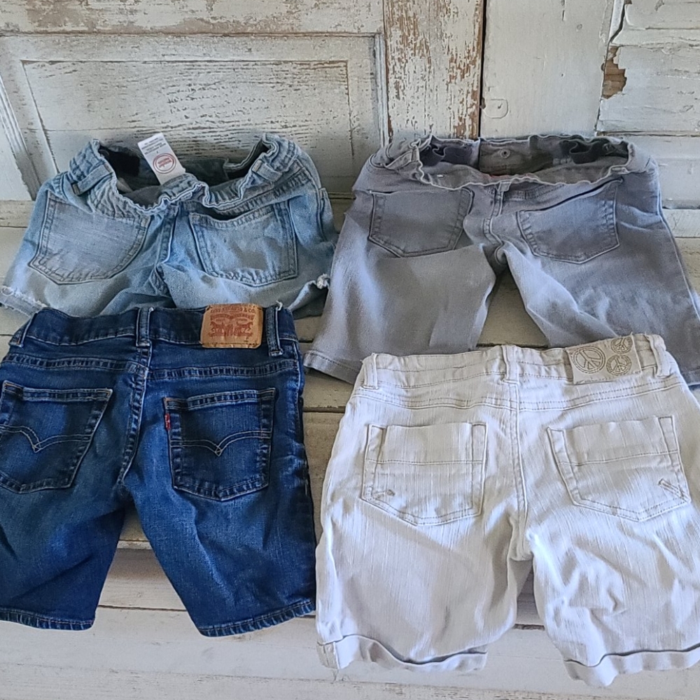 4 pair of Girls size 7 shorts